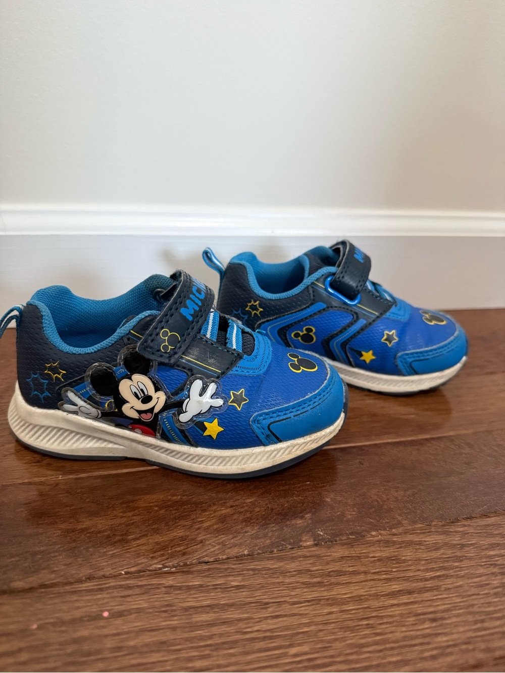 Disney’s Mickey Mouse Toddler Light Up Sneakers